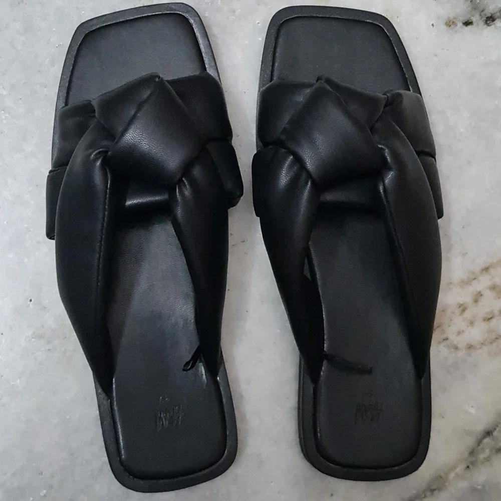 Imitation leather padded slides. - Picture 1 of 10